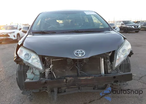 2012 Toyota Sienna Limited V6 7 Passenger z USA, uszkodzony, nr VIN 5TDYK3DC2CS256726